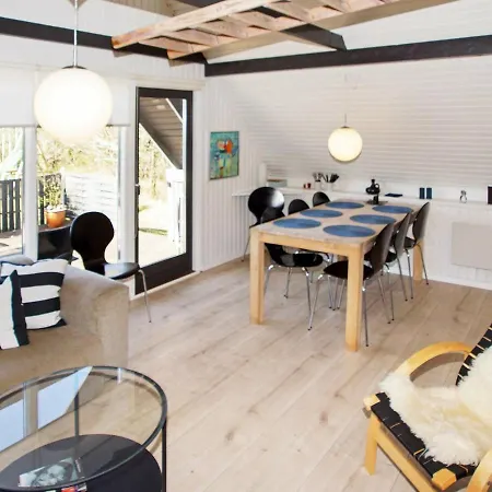 Pet Friendly Cottage In Hemmet With Garden *